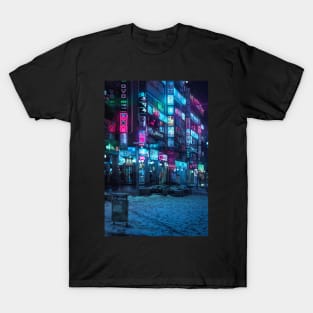 Seoul in the Snow Cyberpunk Neon City Synthwave cyberpunk aesthetic. T-Shirt